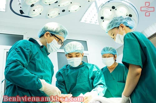 Mổ vi phẫu giãn tĩnh mạch thừng tinh